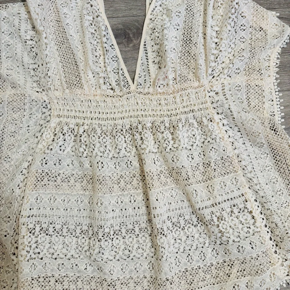 Xhilaration Women Bohemian Cream‎ V-Neck Lace Swim Cover Up Top Sz M